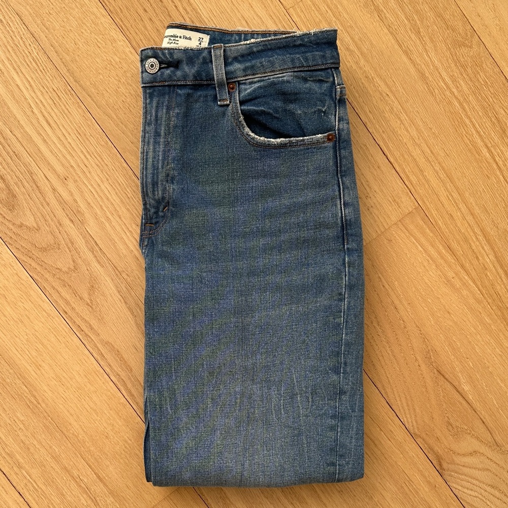 Abercrombie & Fitch Curve Love Mom Jeans